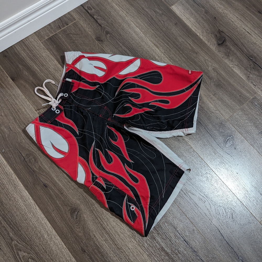 Ripzone Boardriding Co shorts. Youth size 16. Flames.